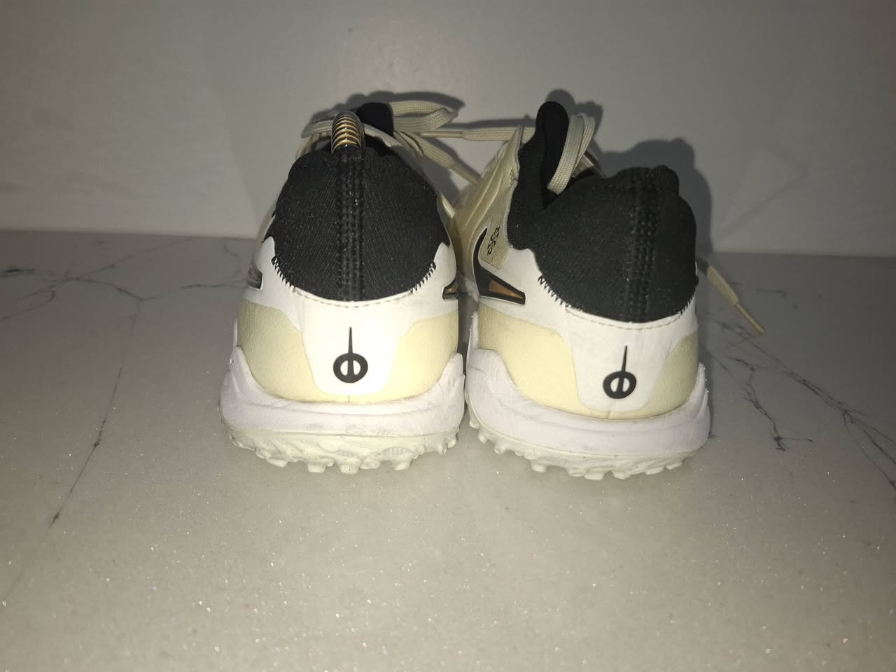 نايكي  Tiempo  اصدار حديث نظافة 100% قياس 41 طول القدم 26 سم يوجد توصيل لجميع المحافظات لمعرفة السعر التواصل على الخاص


**إذا كنت صاحب هذا الإعلان وتريد حذفه لأي سبب، رجاءا أرسل رسالة إلى الدعم الفني**