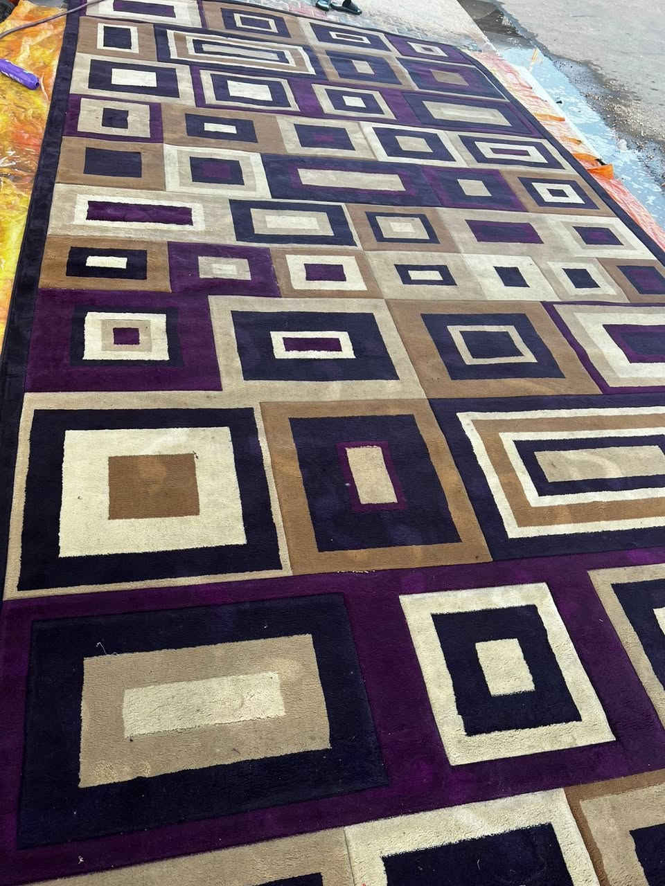 زوليه كاشان نضيفه كلش وحلوه ست أمتار سعر 75 وبيه مجال لتواصل واتساب ***********
