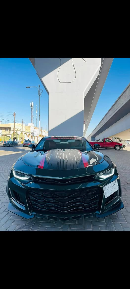 السلام عليكم 
كمارو موديل 2020 
لون مميز زيتوني
مكينة6 سلندر  3600
السعر 135$ 
بيع فقط 
وارد امريكي حادثها الجاملغ الايمن وشويه 
بالبنيد صبغ والجاملغ الثاني كلير
محرك وكير مكفول من الفتح 
كير 10 نمر 
ايرباك طاك الستيرن والبرده
مواصفات 
1 غرفة جلد لون احمر
2 كشنات كهرباء عدد2
3شاشة كبيرة تدعم كار بلي 
4 وضعيات قياده عدد3
5 كامره دواره
السيارة ماشيه. 105 الف ميل 
رقم بغداد باسمي تحويل مباشر 
العنوان صلاح الدين بلد الضلوعيه 
***********
