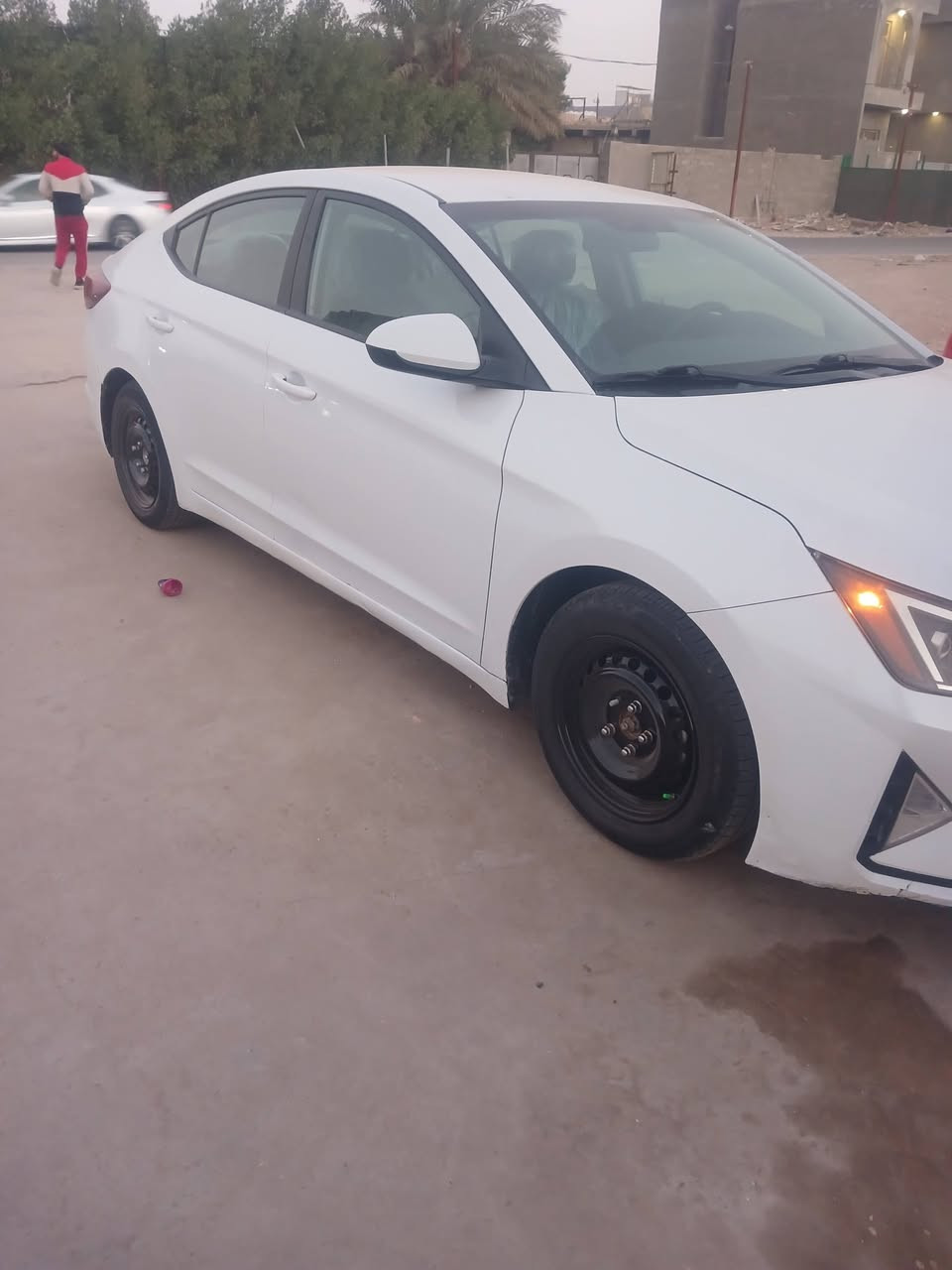 السلام عليكم النترا موديل ١٩ شكل ل٢٠سيارة محرك ٢٠٠٠ الكير ATسيارة ليبل واحد بجم كبس حادثها من امريكا جاملغ خلفي سيارة بيها جاملغات خلفيه ليبان الي وره لسايق مضروبات كلير فقط سيارة جاهزه من كلشي السعر ١٢٠ وبيها مجال وهذا رقمي ***********
