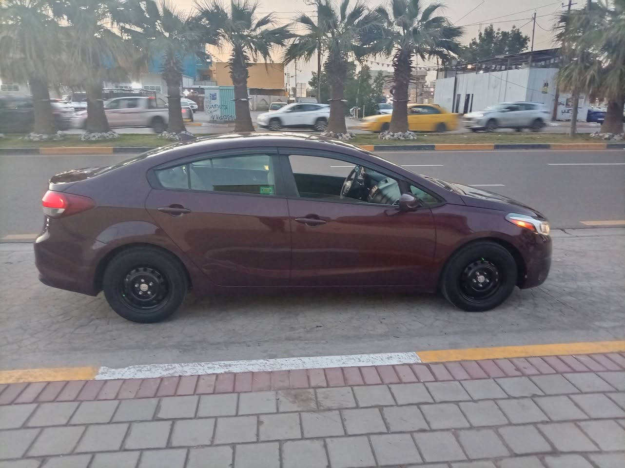 السلام عليكم كيه فورتي ٢٠١٧ مكينه ٢٠٠٠ دوش وارد أمريكي حادث بس بنيد كير ومكينه خير من الله رقم بغداد انكليزي ابسمي سياره جديده خير من الله مدوشمه عام مابيه اي نقص تخم تاير جديد مكان سياره حي اور سعر ١١٥ رقم *********** شرار يتصل غير متواجد ع فيس
