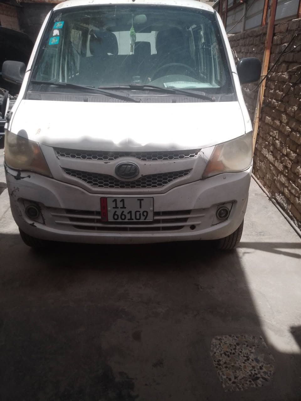 السلام عليكم اخوان عندي ليفان 10 راكب رقم بغداد موديل 2014 رقم انكليزي مصفره هيئه  وغرامات تخم تايرات جديد صدر جديد للبيع او مراوس مكاني بغداد التاجي حي الحسن العسكري السعر 25 وبيها مجال ***********
