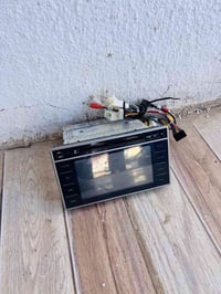 شاشة تيوتا هايلوكس  2016  اصلية مع فيشها السعر ٨٠ الف ٠٧٧٣٦١٠٣٠٤٥