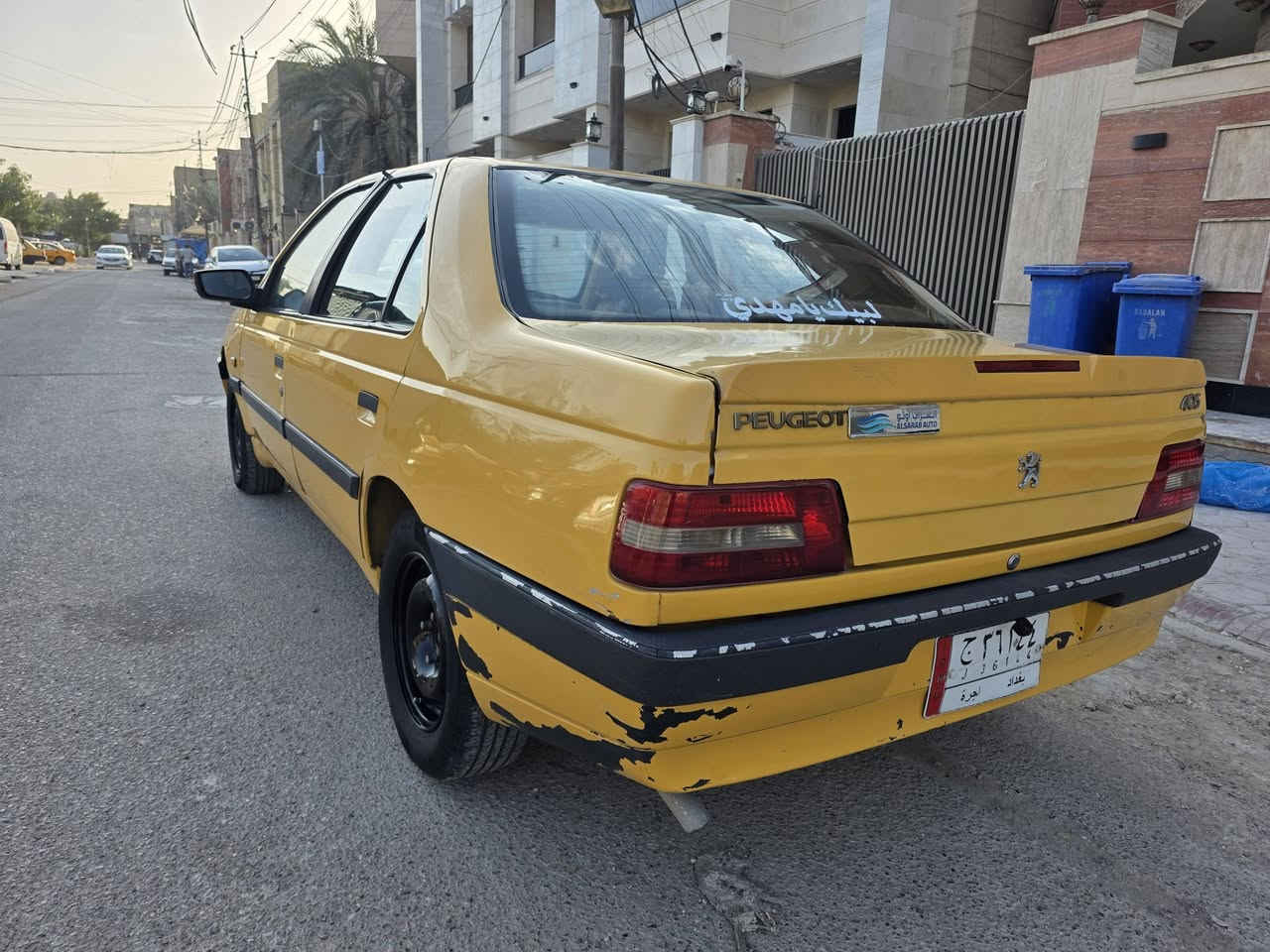 بيجو لميس ٢٠١٥ محور كير ومحرك كورلا بيكاجو ١٦٠٠ تحوير درجه اولى شغل بلادي بدون كص ولحيم لا رجه ولا طبه تبريد ثلج صدر امامي خلفي نظيف غرفه كلش جديده مدوشمه عام لايتات محوره طاسه لايت يخبل كهربائيته كله شغاله من جام من سنتر لوك شادله شاشه وكاميرا بيه حادث ضهر ومعمر جاملغات وحوض سياره ترايك وين ميعجبك مكاني بغداد حي اور السعر 
٤٢ ورقه للاتصال ***********
