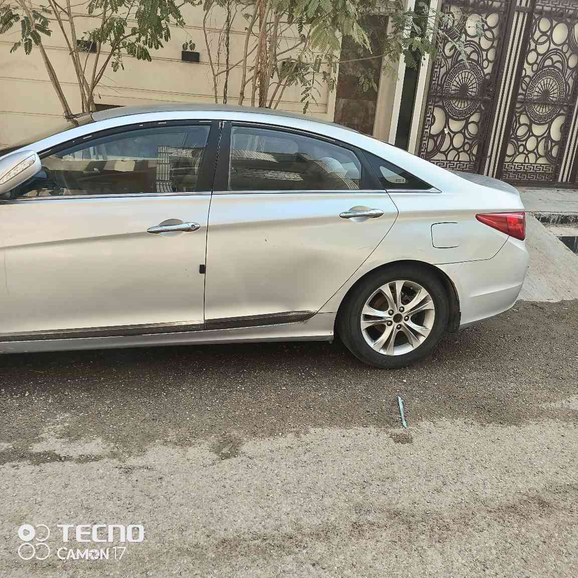 للبيع سوناتا موديل ٢٠١١ خليجية محرك ٢٤٠٠ دوش بأسمي رقم بغداد مكفولة من الصبغ والحادث بيها جراد بالبنيد والقمارة والجنطة رقم بغداد انكليزي مكاني بغداد غزالية السعر ١٠٨ ورقة رقمي *********** بغداد, العراق
