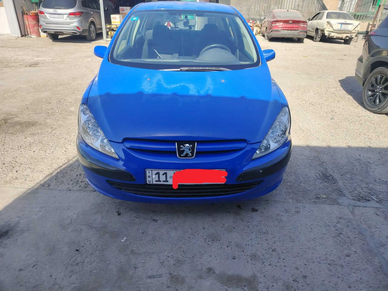 سيارة 🚗بيجو 
نضيفة ما مصبوغة 
مكفول كير ومحرك 
سعرها 55وبيها مجال 
الاستفار اكثر الاتصال ‏‪0774 020 2363‬‏
