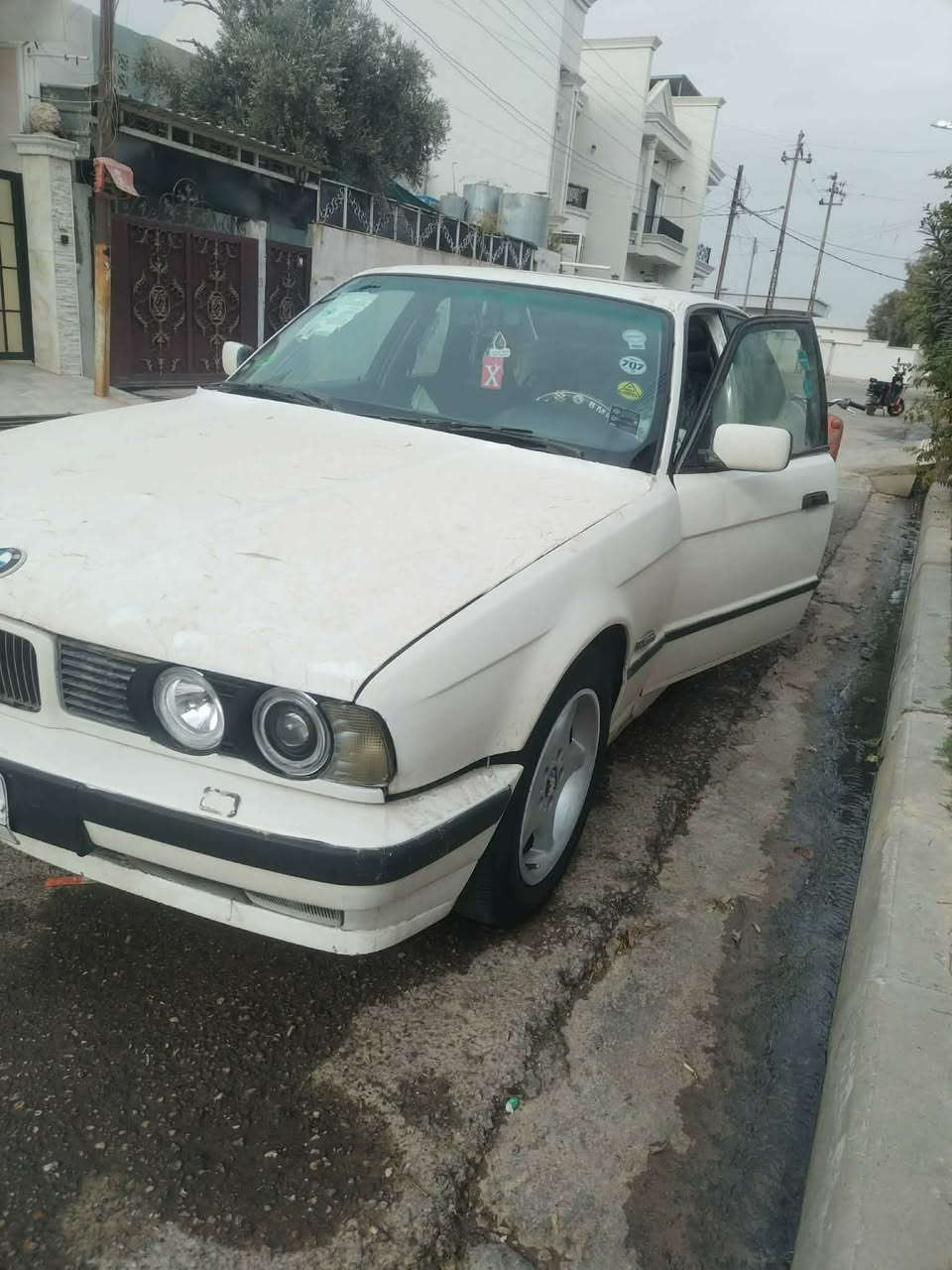 بي ام محرك 535
كير اوتماتيك
رقم كركوك
 موديل 1989
‏محرك جديد
‏تايرات جديد
كشنات كهربائي 
‏سنوية ساقطة 20
دفتر بانزين مابيها
سعر 40 قفل  0770912355


**إذا كنت صاحب هذا الإعلان وتريد حذفه لأي سبب، رجاءا أرسل رسالة إلى الدعم الفني**