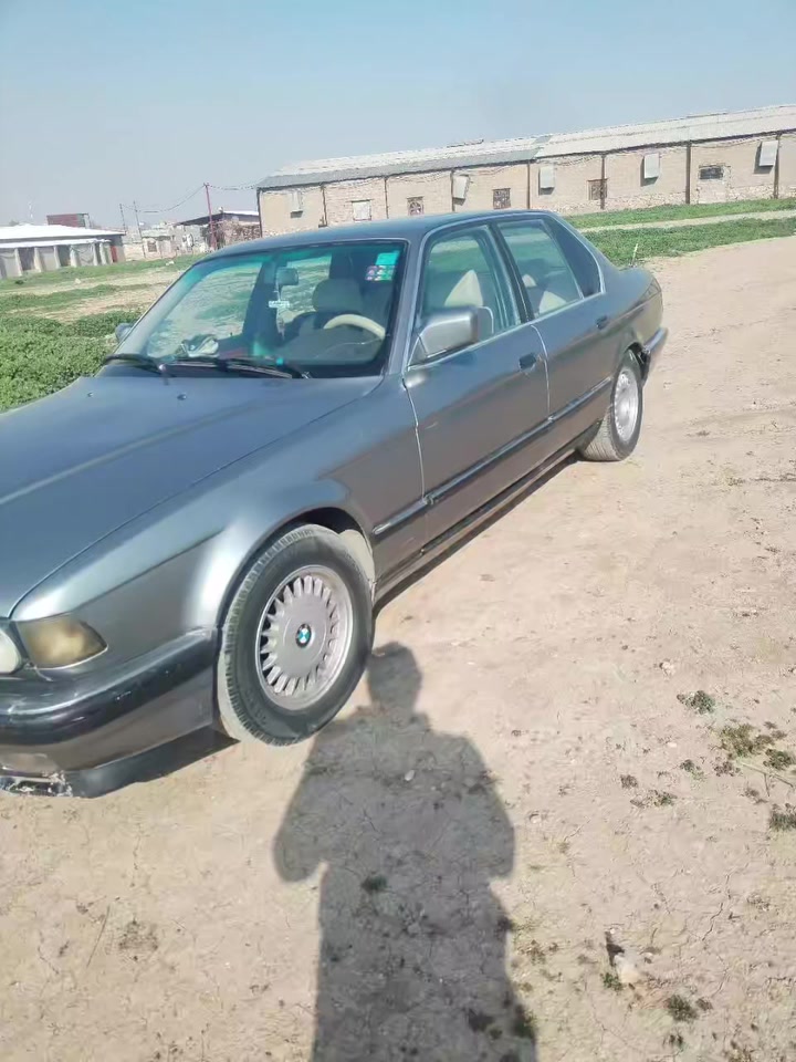 بي ام   ٧٣٥ مديل ٨٩
السعر ٥٥ السيارة بأسمي كوبون بنزين بيها المحرك كير شرط
***********العنوان موصل ايمن
