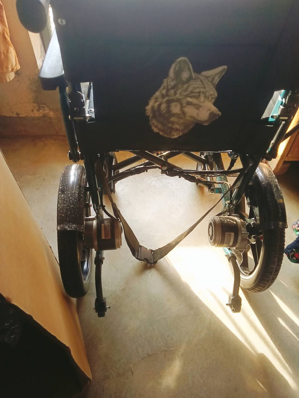 السلام عليكم
يوجد عربانه كهربائية مال معوقين جديده للبيع
للاستفسار الاتصال على الرقم ***********
