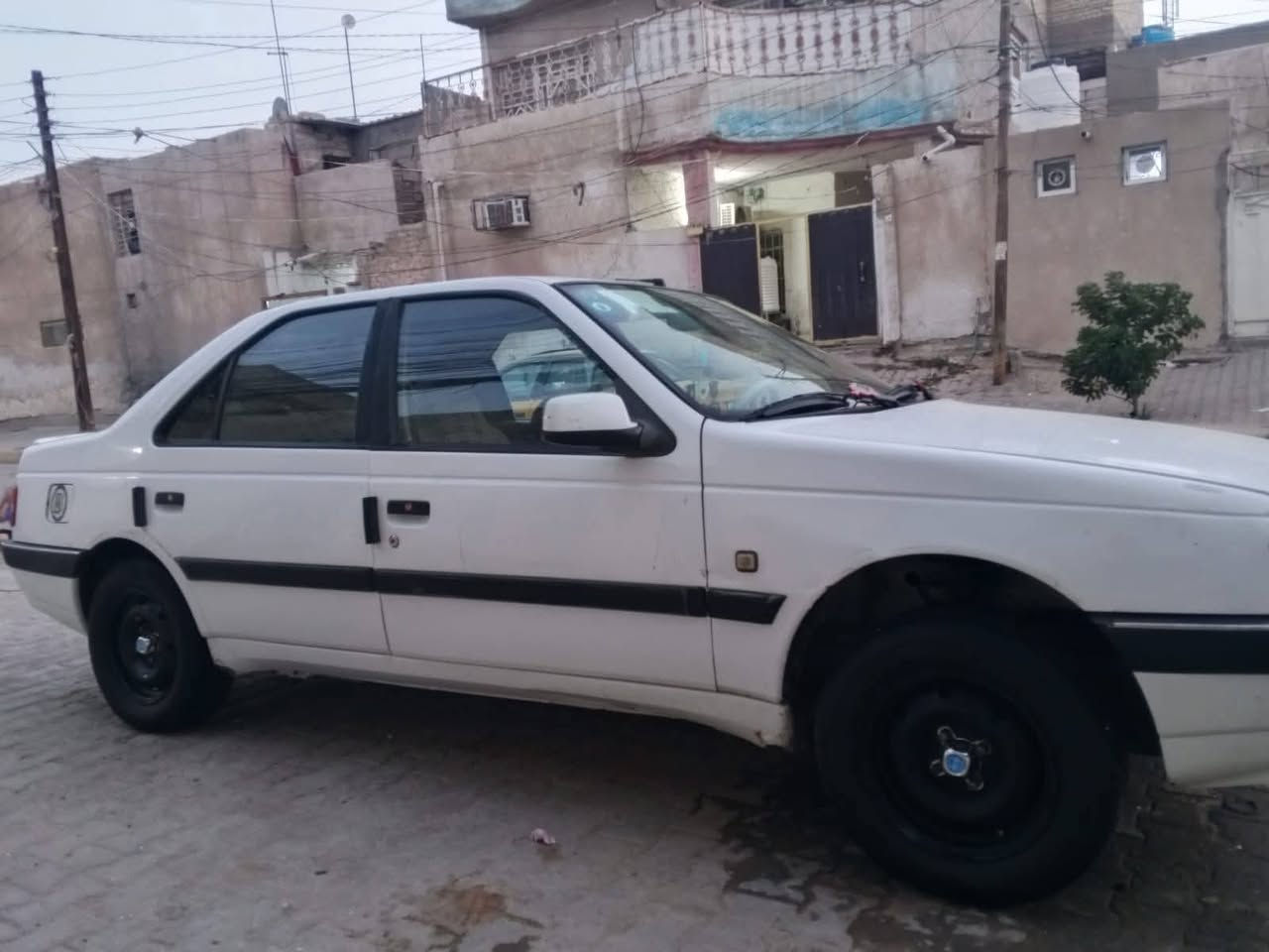 السلام عليكم 
بيجو اكد موديل 2016 
كير مكينه مكفولات حداديه 80بالميه مكفوله من الصبغ  تبريد شغال 
هزه جديده سنويه لل 2028
السياره بأسمي ب 47 وبيها مجال قليل مكاني كربلاء الحر 
***********
