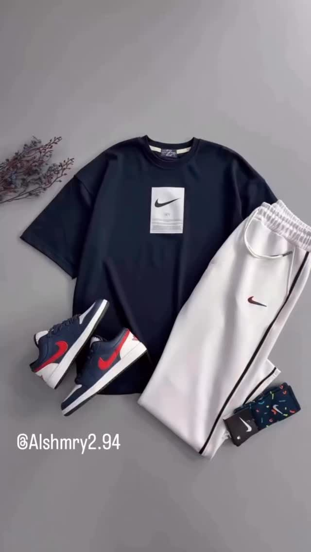 #تخفيضات #الشمري
تراك قطني مريح ❤️ 
#برشلونة
القياسات ♦️ S.M.L.XL.XXL.XXXL
يلبس وزن من 40 إلى 130 🤍❤️
يوجد توصيل لكل محافظات العراق 
للحجز خاص او واتساب  ***********
