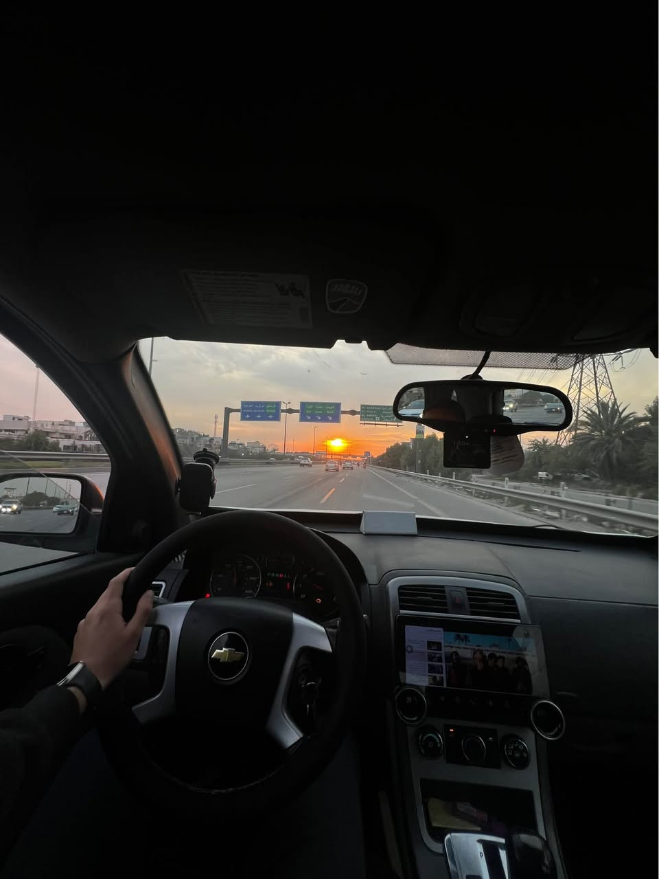 السلام عليكم 
شوفرليت كيونكس موديل 2008 
ماشية 165 الف كيلو 
السيارة كلش نظيفة 
وارد كندي حادثهة جاملغ ايمن بدون ايرباك 
السيارة رقم بغداد تحويل ثاني يوم 
كلش نظيفة السيارة محركهة بلاد وكيرهة بلاد 
حدادية ٩٥٪؜ امامي خلفي 
عليهة لايتات سموك وزنون يخبل 
شاشة بلوتوث 
كامرة خلفية 
السيارة بيهة نواقص كهربائية بسيطة مثل كلوب ال Abs ومعروف لمشكلة مالتة وتصليحة ١٥٠ الف 
حساس ايرباك 
السيارة دواخلهة نظيفة مدوشمة والصور كدامكم 
بيهة رصعة بباب الصدر 
وصبغ خشم البنيد 
السعر ٧٨ 
مكاني بغداد الدورة 
*********** بغداد, العراق
