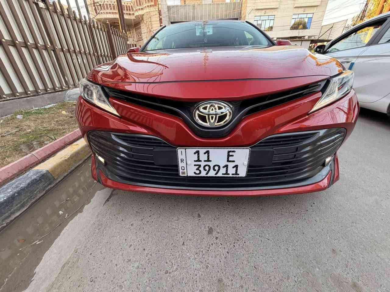 السلام عليكم للبيع كامري2019 خليجي ساز كفاله من الصبغ والتبديل رقم بغداد بسمي تحويل  مباشر كير مكينه كفاله ماشيه 54 km مواصفات GLe بصمه ابواب وصندوق دخول ذكي كشن كهرباء فتحه سقف سستم صوت JBL بجم زنون سونار بل منشور 
السعر 210 وبيها مجال مكاني بغداد حي الجهاد ***********
***********
