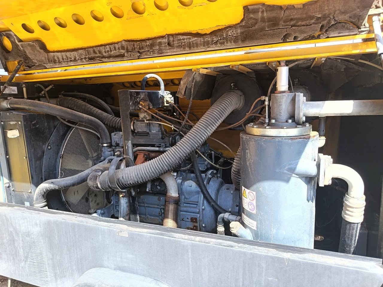 السلام عليكم متوفر كمبريسر مستخدمة دخول جديد
مشتغلة ساعات كفالة عامة تجي تفحص بعينك
موصفاتها يمك بلبليتة مالتها كلشي موضح يمك
سعرها ١٧٠ ورقة تفيدك اتصل ***********
