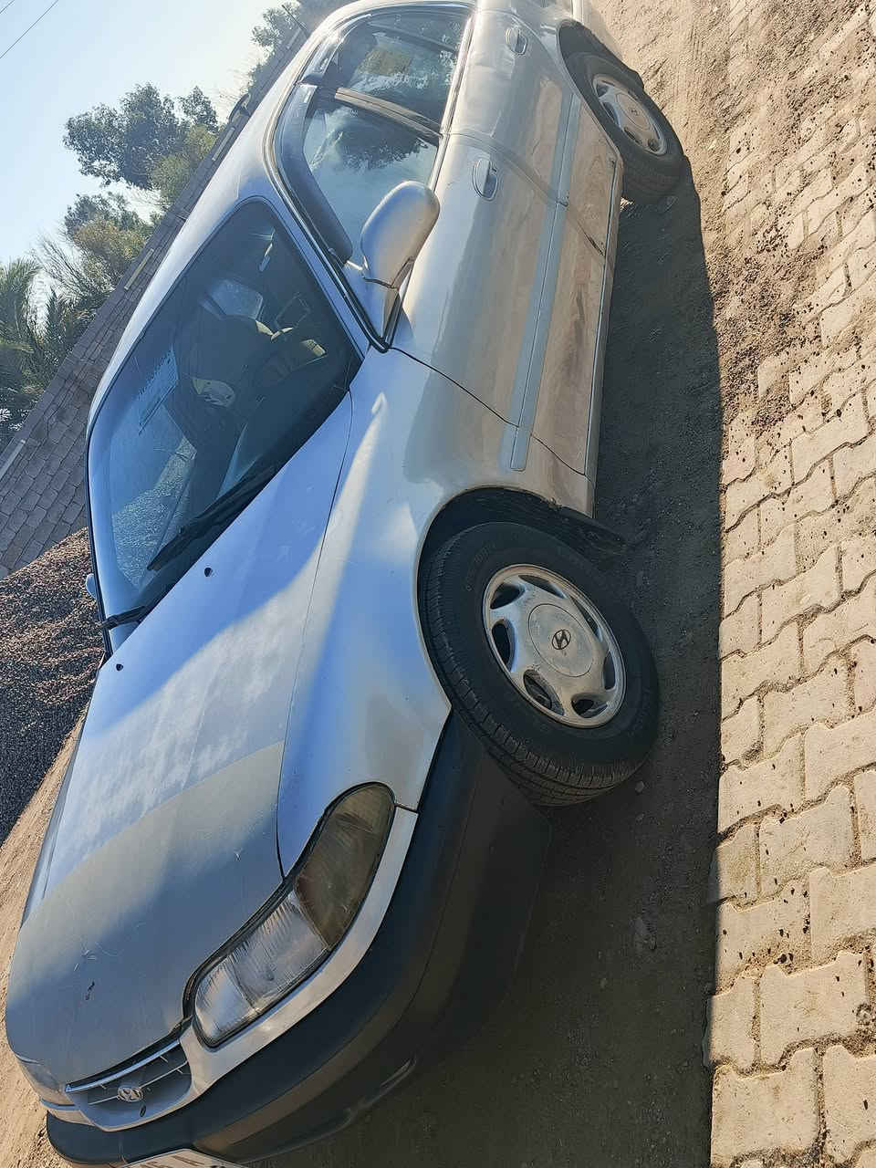 سوناته تو موديل 94 رقم انبار انكليزي
سنويه لل30  تبريد +تدفئه عل سويج
كهربائيات داخل وخارج شغاله
كير محرك شرط عل فحص
ترايك من البصره للانبار
صبغها بلادي مكفوله من ضربه ومن كلشي
وبيها خياسات بسيطه  شادلها مبخره + نوزلات + بلكات + تايرات كله جديد 
مكانها بغداد تاجي
(‏‪‏‪***********‬‏
(***********)        سعرها (45)وبيها مجال
