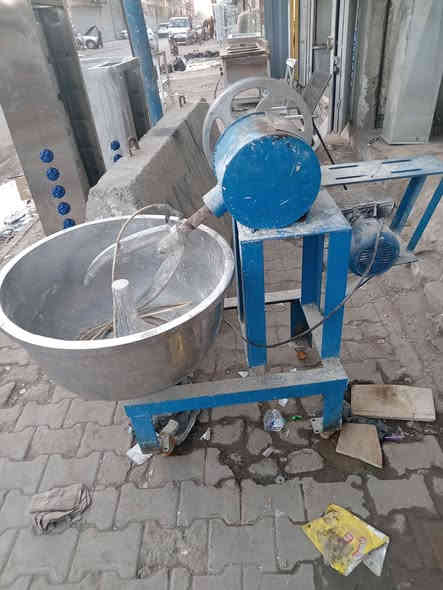 اغراض مطعم للبيع العنوان بغداد العلاوي شارع 6 الاستفسار اتصال او واتساب ***********
