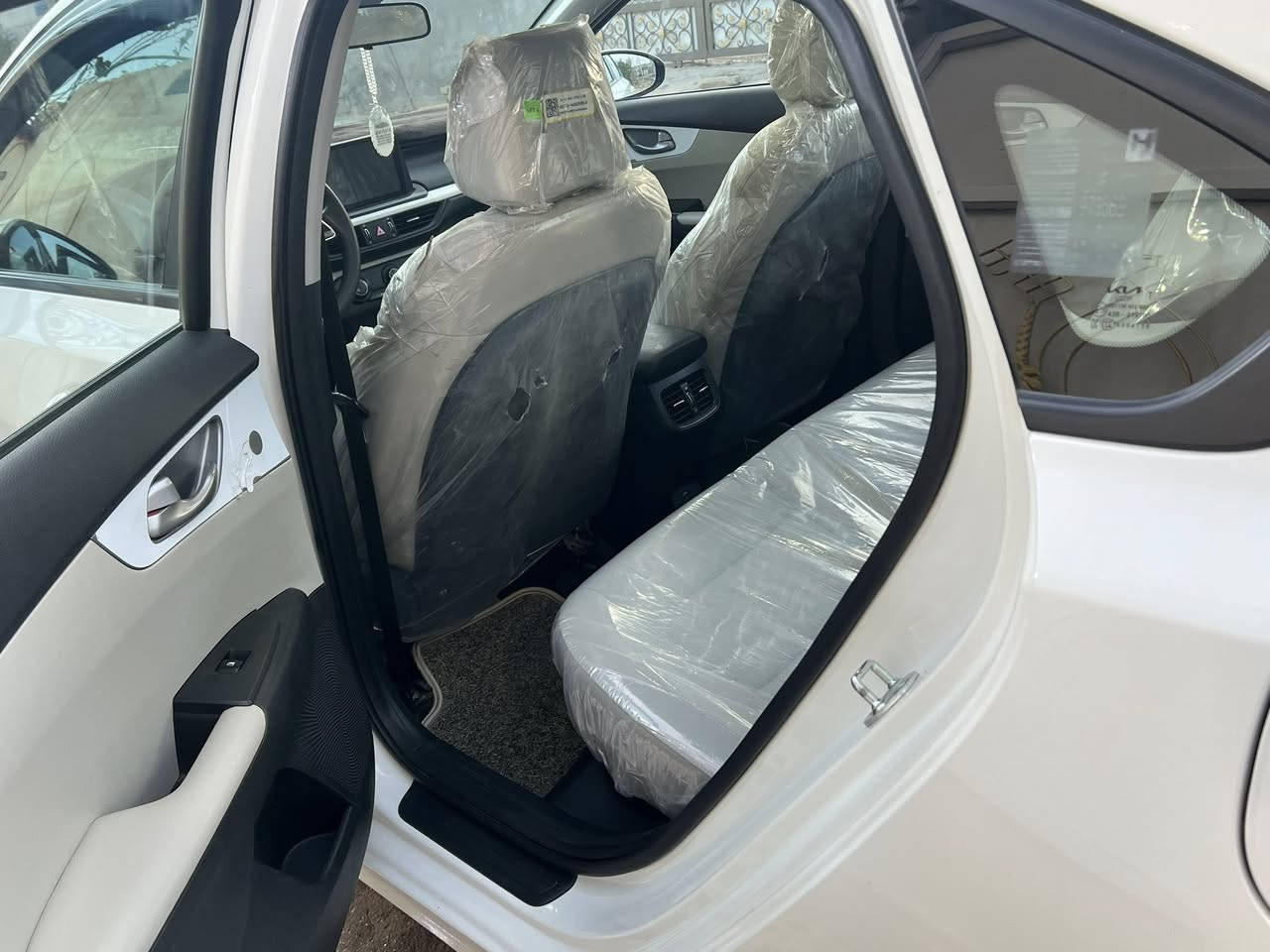 سلام عليكم كيا سيراتو خليجيه موديل 2024 مكينه 2000 دوش كير at ماشيه 120الف داخل لونين رقم اربيل شركة السعد السعر180بيهابارد بسيط للاستفسار ***********
