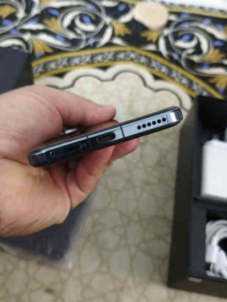 هونر ماجك 7 برو 
٥١٢ /١٢ 
نسخه عالميه 
ضمان الوكاله 
استخدام ٥ اشهر نظافه ٩٥ ٪
ملحقاته كامله 
بغداد الكرخ 
٨٤٥ الف وبي مجال كلش قليل 
***********
يوجد توصيل
