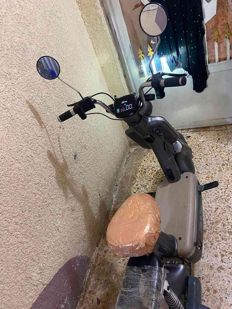 دراجه شحن حجم ١٤ بطاريات ليثيوم بصمه  و سويج
تمشيك ٢٠ كيلو 

فقط الإشارات واكفه ١٩٠ الف 

والي مايعرف بالباتري الليثيوم ابحث عنه 

مكاني بغداد الشعله  ام نجم 

متواجد واتس اب ***********

