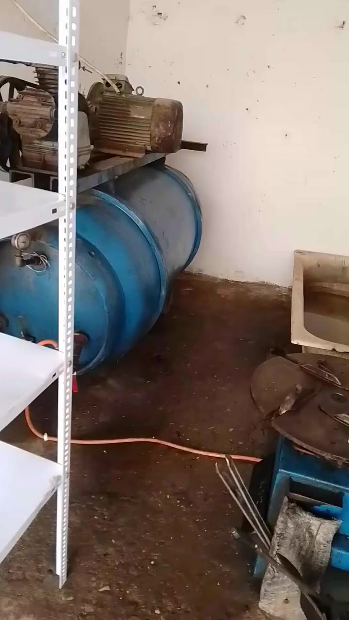 فرصة عمل 
محل بنجرجي متكامل بحاجه إلى بنجرجي صاحب خبره
العنوان بعقوبه حي المعلمين قرب طارق كيا
من يجد في نفسه الكفاءه يتصل على *********** بيه واتساب أو ع الخاص 
والرزق على الله
