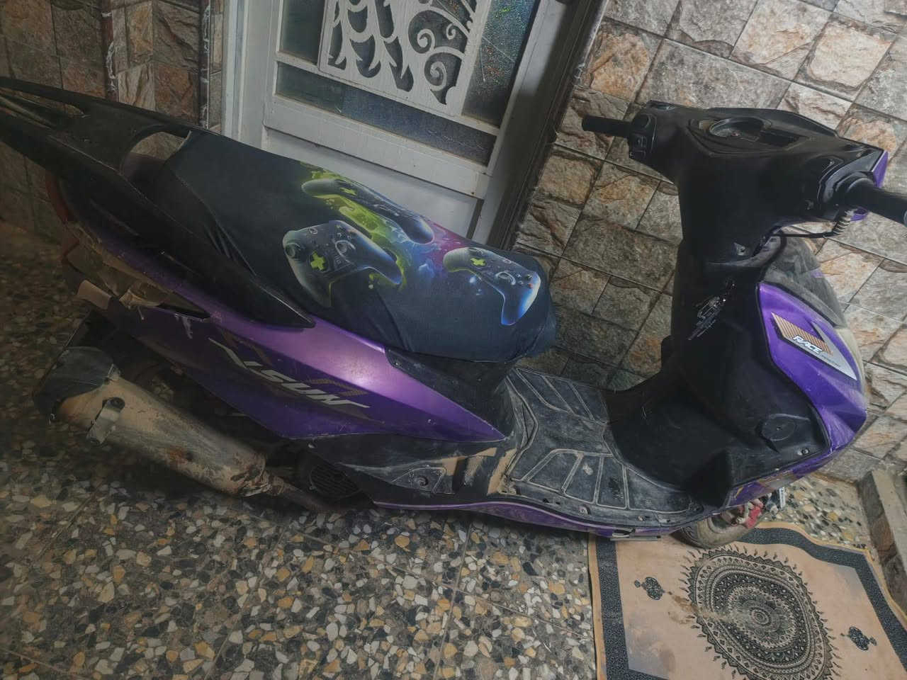 السلام عليكم سكنس صيني نضيفه كهربايات شغاله كله مجفته مره كذالك كابريتر مبدله جديده 
السعر 300 الف وبيه مجال بسيط
العنوان الميلاد قرب المتسوق ماركت.


**إذا كنت صاحب هذا الإعلان وتريد حذفه لأي سبب، رجاءا أرسل رسالة إلى الدعم الفني**