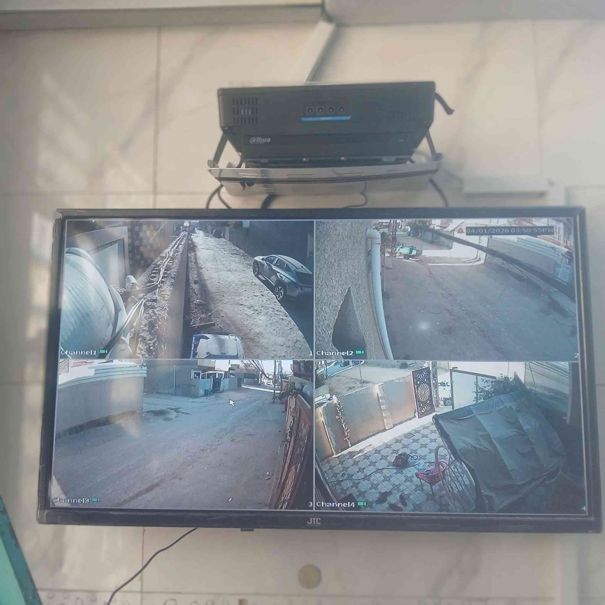 الكامرات غير في شركة دهوا اصلي وضمان سنة وصوره وصوت وضوح تام تام  بعد شمنتظر الركضه راسلنه او خابرنه واستفسر جميع انواع الكامرات نشتغل وجميع الكامرات متوفر واسعار زينه وكله جوه الرخيص *********** واتساب +اتصال+ماسنجر
