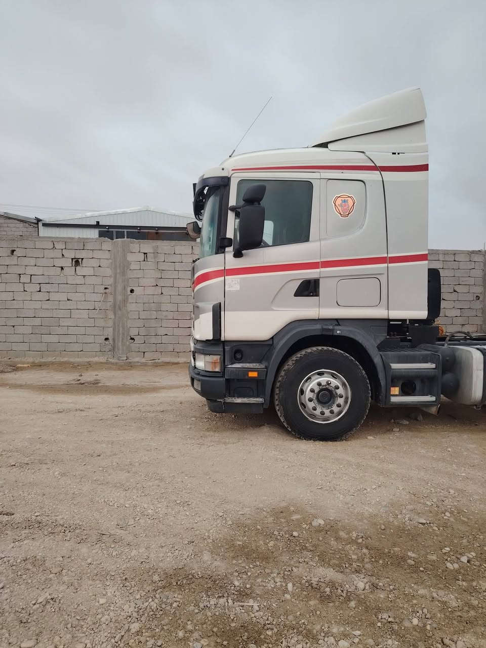 سلام عليكم سكانيه للبيع مكينه 8 مكفوله كفاله عامه تصال على رقم  ***********
