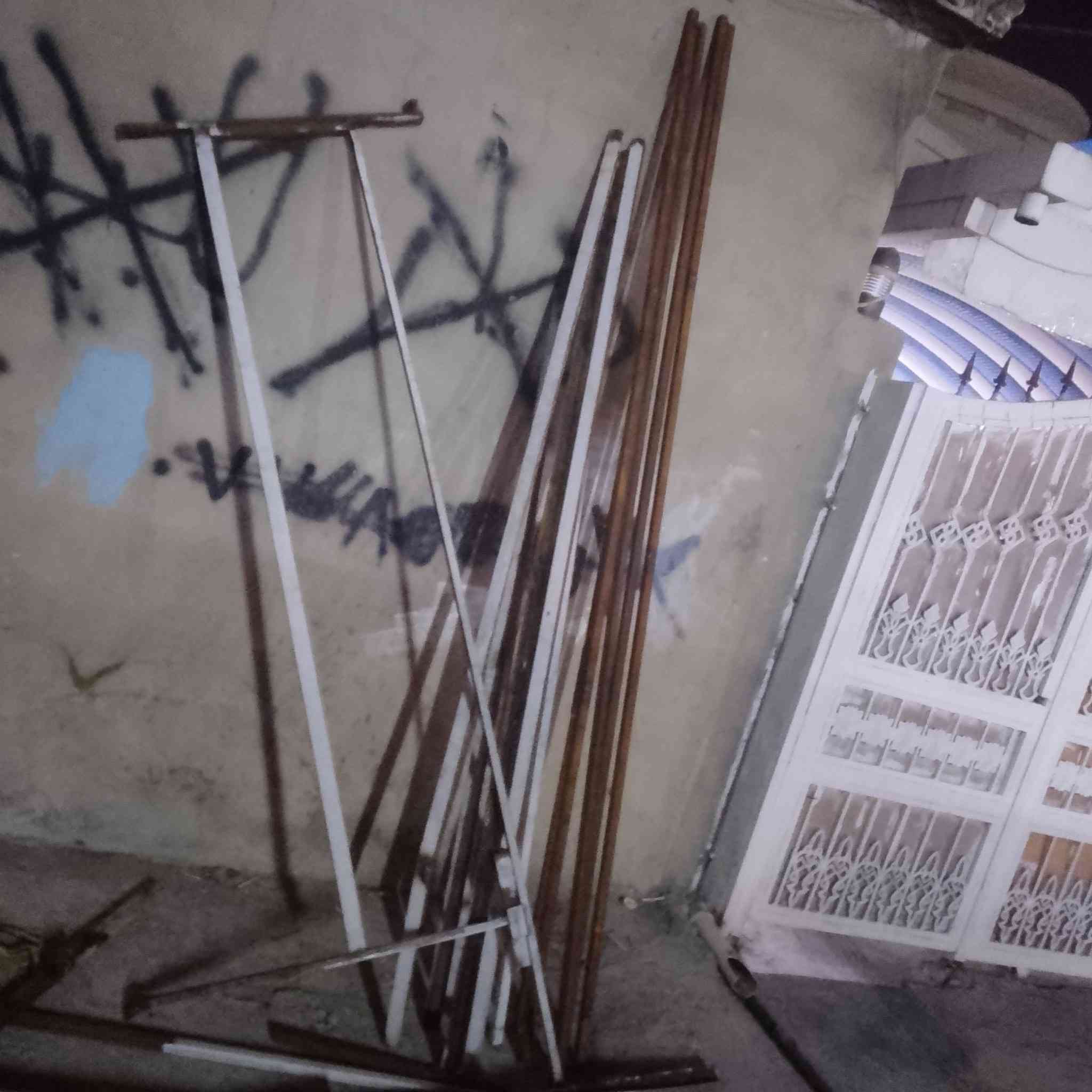 سلام عليكم حديد للبيع متر الف نهايته ملاحضه شلع ابيع بيعه وحده هاي قسم منهن عندي خير  الله
خير من الله عندي حي الوحده ***********
متر الف نهايته
