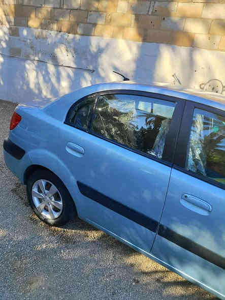 كياا ريو 2008 ضرر فقط الباب الامامي الجهة اليمنى السعر 85وبيها مجال الاستفسار اكثر الاتصال برقم ***********
