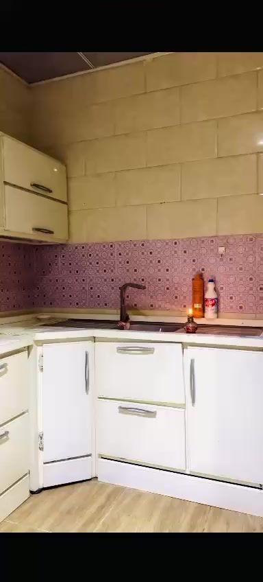 كاونتر المنيوم تسكام نظيف جدامع السنك للبيع 
السعر 400 وبي مجال بسيط


**إذا كنت صاحب هذا الإعلان وتريد حذفه لأي سبب، رجاءا أرسل رسالة إلى الدعم الفني**