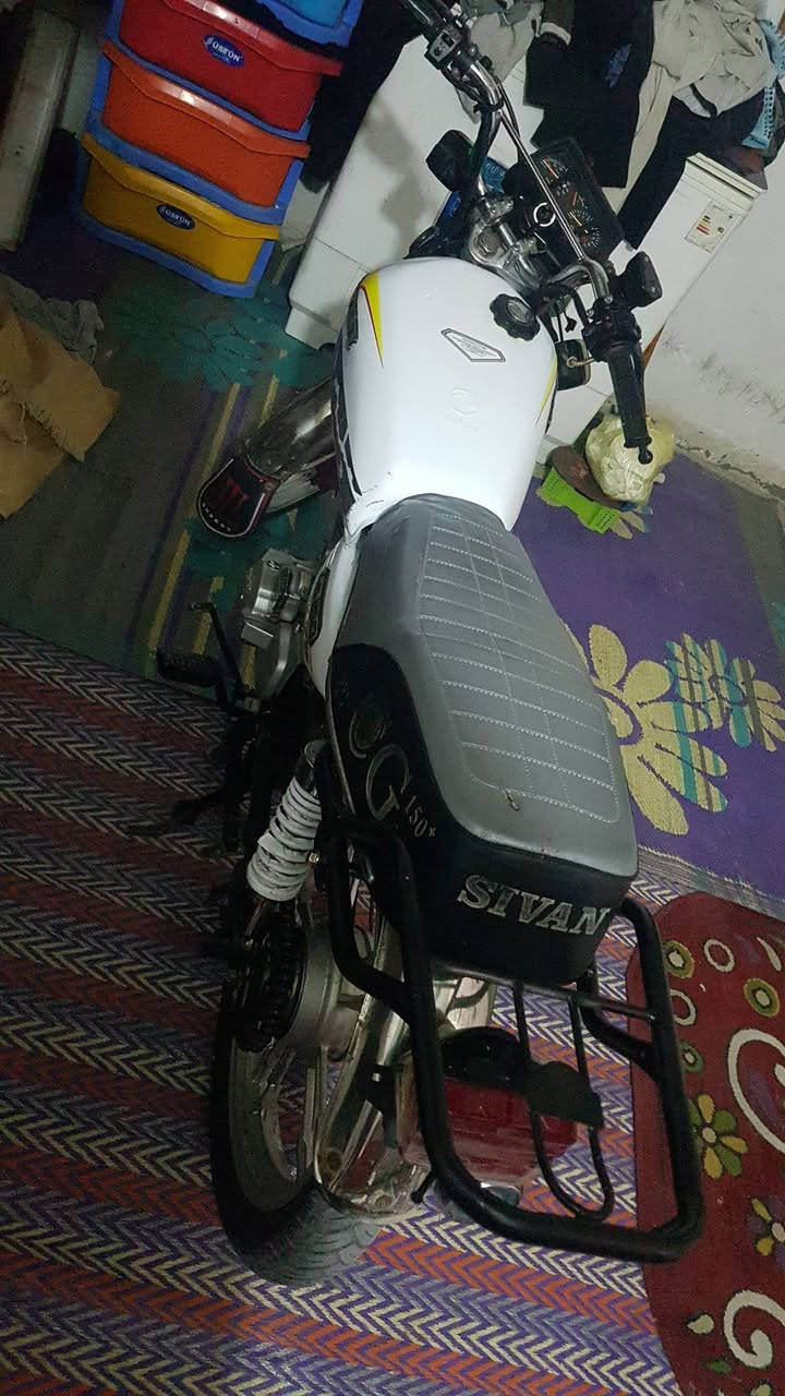 السلام عليكم دراجه يراني موديل ٢٣ دراجه خير من الله وحلوه ونضيفه بيه نقص بس كهربيات كلشي مابيه كلش حلووه الدراجه المكان بغداد السعر 600 وبيه مجال الرقم ***********
