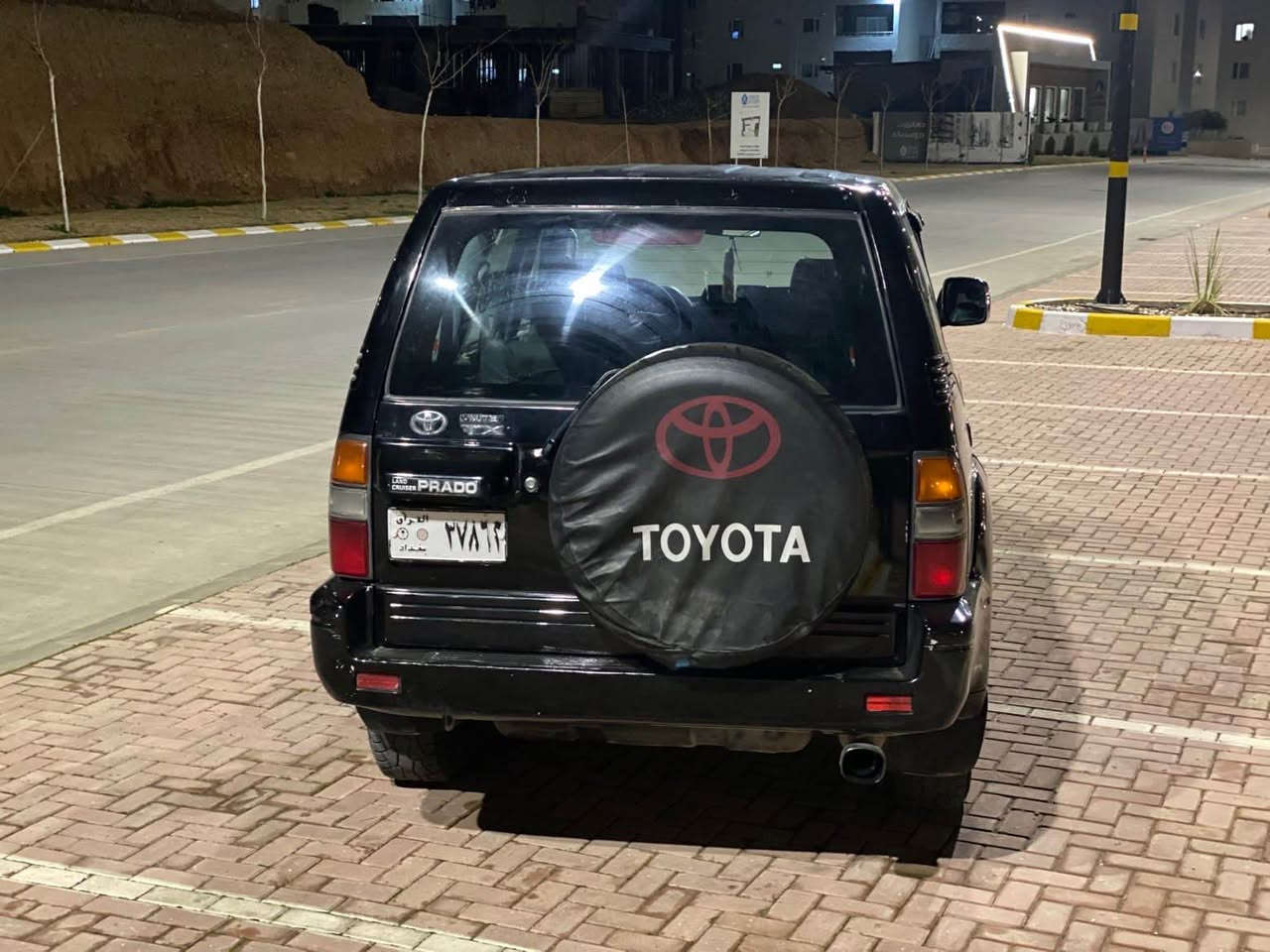 پرادۆ مۆدێل ٢٠٠٠
٦بستۆن دەبل اکسل بە شەرتی گێر و مەکینەو اکسل
ارمی اصلی هەولێر سەنەوی لەگەڵە رەنگی لە سەوزەوە گۆڕاوە بۆ ڕەش
سەیارەکە جایزە ٤تایەی لۆکی لە ژێرە 
نرخی ٦٣ و مەجالەکی کەم
*********** السليمانية, العراق
