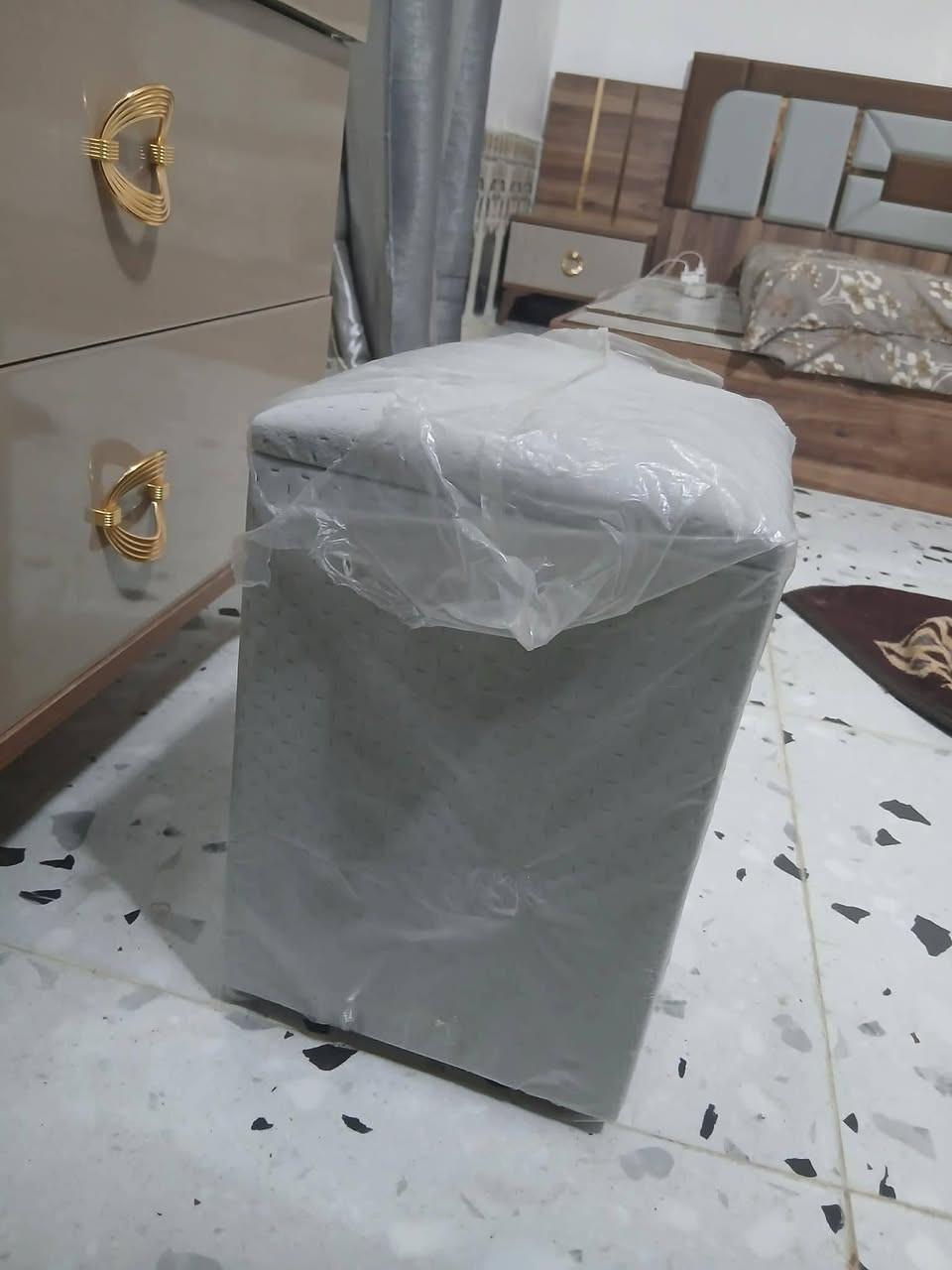 غرفة للبيع جديده صار شهر من اخذوها زلغ مابيها  مليون خشب قوي وبيها مجال  او مراوس ناصرية الغراف ***********
