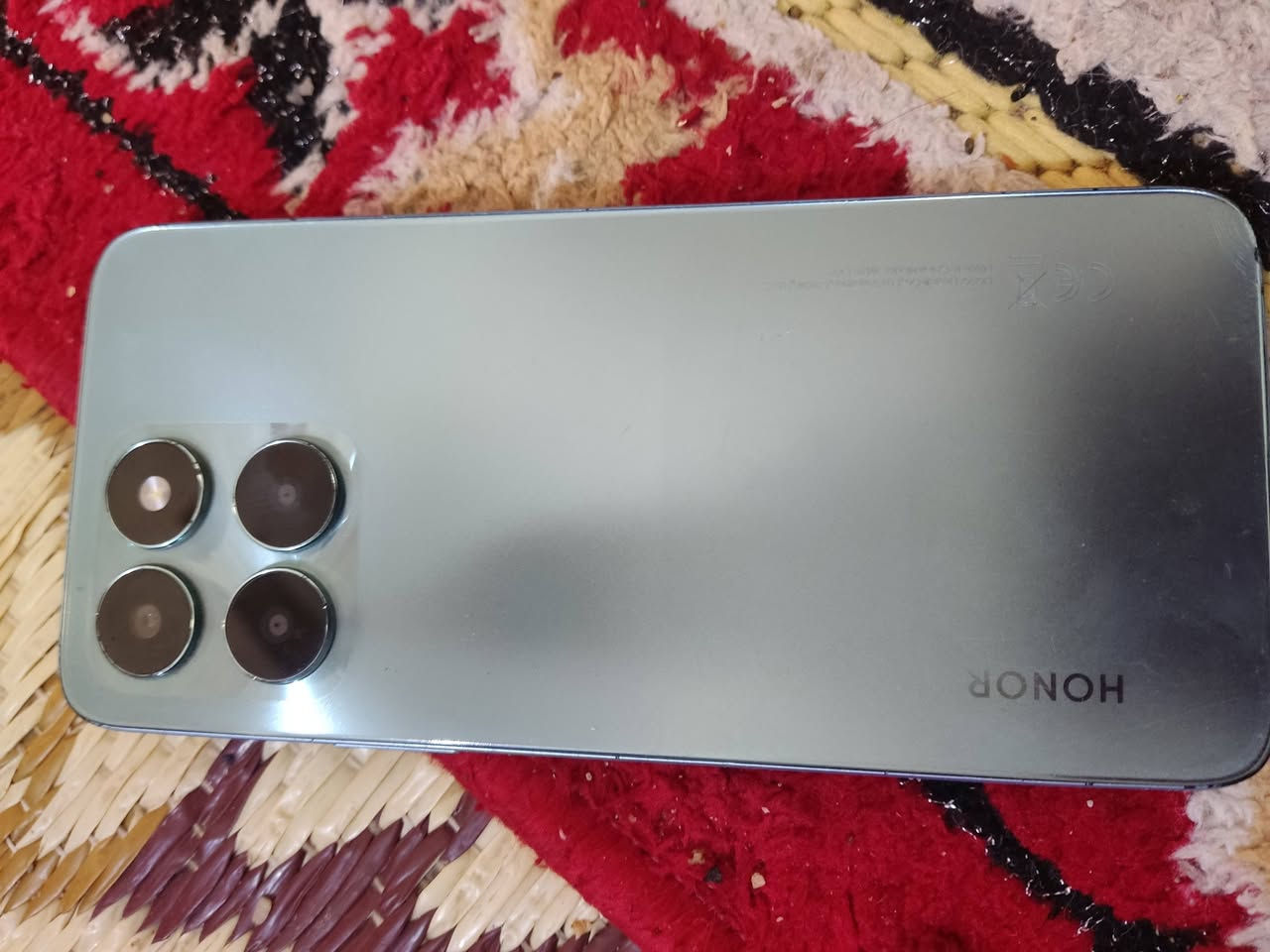 السلام عليكم للبيع جهاز هونر X8a   جهاز نضيف كلش مكفول من الفتح ومن الكسر ومن تبديل شاشه ذاكره 128 40 فريم سعر 100 وبي مجال مستعجل على بيعته مكان نجف حي الرحمه ***********
