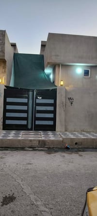 بيت للبيع • بناء حديث • ١٠٠م