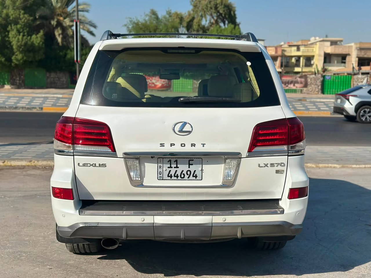 لكزز ٢٠١٢ بغداد بسمي جاهزه من جميع النواحي مكينه كير صدر تبريد مابيه كل نقص بيه صبغ موضح بل سونر بدون دواخل مكان السياره بغداد للاستفسار اتصال فقط ماكو خاص السعر ٢٩٠ 
***********
