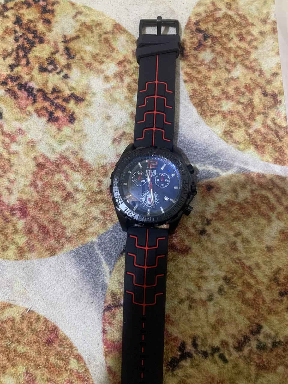 ساعات حلوة تاك هيور مان يونايتد 
وقطعة كارتير ثكال


**إذا كنت صاحب هذا الإعلان وتريد حذفه لأي سبب، رجاءا أرسل رسالة إلى الدعم الفني**