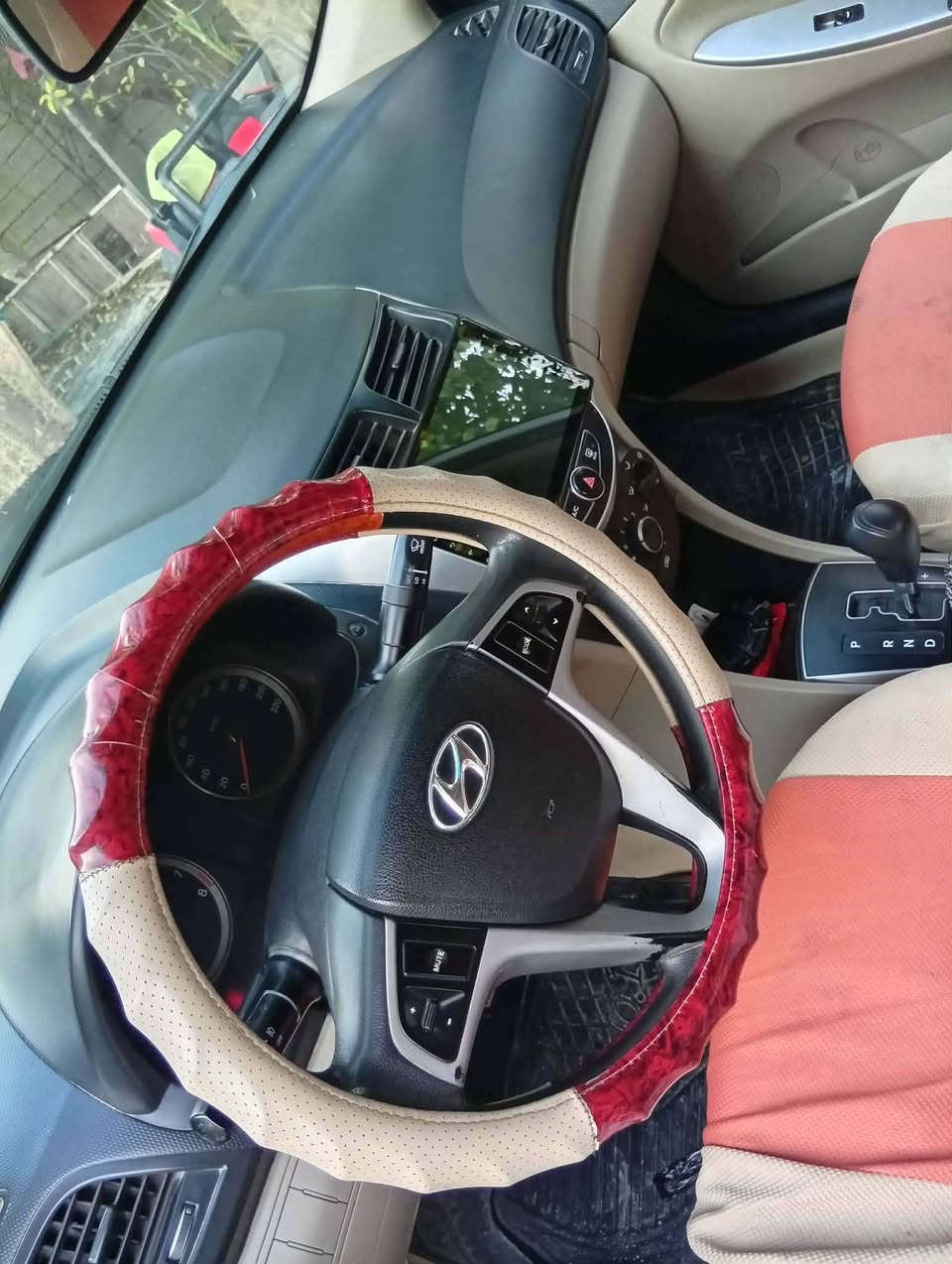 اكسنت 2016 خليجي فول بيه بارد باب السايق وشويه بلبنيد السياره كامله كل نقص مابيه***********  السعر 117 مكلف بالنشر
