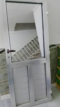بلنشر • باب • للبيع