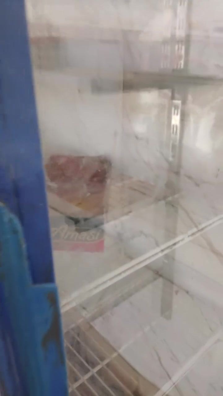 سلام عليكم غراض مستخدمه مجمده حجم كبير نضيفه وثلج خير من الله سعره٢٠٠قفل عارضه براد سعه ١٥٠وبيه مجال بسيط رفوف شوفت عينك كلش حلوه ونضيفه قفلهن ١٠٠ماكني حي العسكري


**إذا كنت صاحب هذا الإعلان وتريد حذفه لأي سبب، رجاءا أرسل رسالة إلى الدعم الفني**
