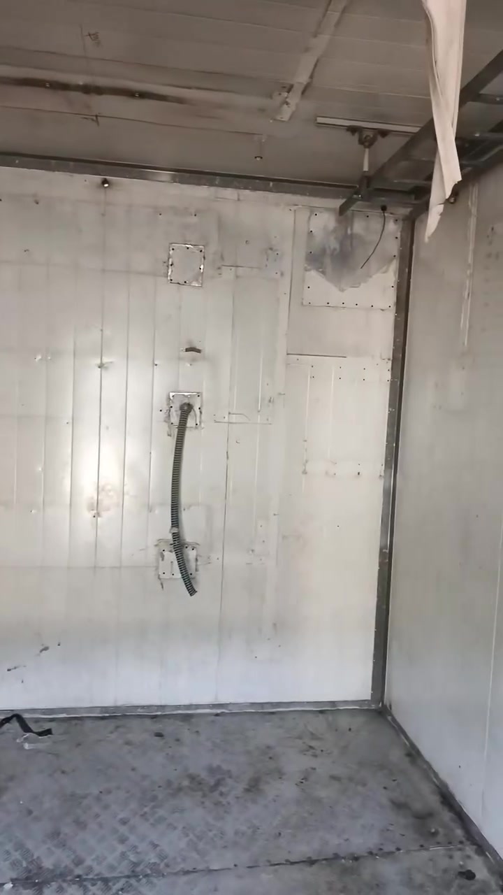 يوجد براد ٤ في ٣ سندويش براد مع الداخليه والخارجيه فقط بدون ماطور مكاني مسيب البراد كما موضوح في الصوره والمقطع فديو حالين بالموكب


**إذا كنت صاحب هذا الإعلان وتريد حذفه لأي سبب، رجاءا أرسل رسالة إلى الدعم الفني**