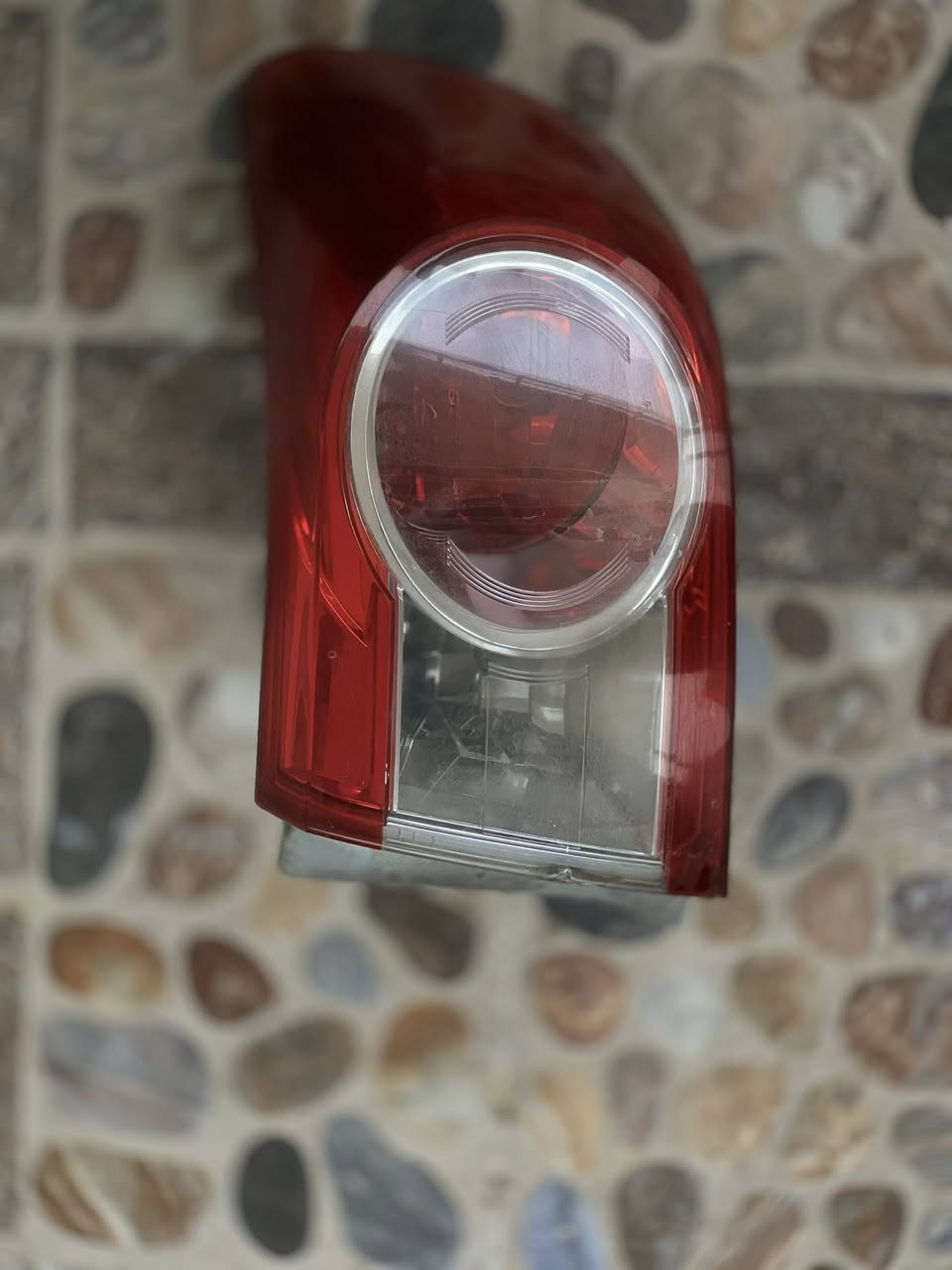 سڵاویـــ خوا لەبرایەنــ
تاقمـــ بەگلایتیـــ کرولا  2013  
ماڵەکە ئەوەیە کە دیارە 
کی حەزیــ لیەتیــ نامە بنیریـ بچۆکیــ تانــ ئەکەمـــ   
ڕەقەمــ تەلەفۆنــ.
 *********** 
سعر ٢٥ هەزار 
 ناونیشان عەربەت
