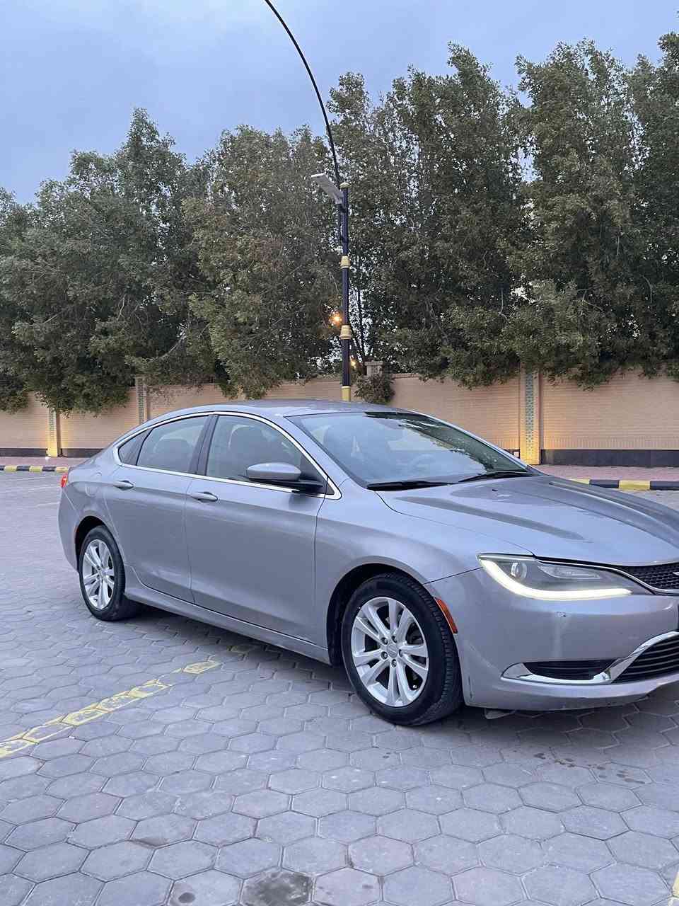 للبيع : كرايسلر C200

 موديل : 2015 
مكينه : 2400 / 4 سلندر مكفوله من الفتح 
كير : ماوس 9 سرعات  
ماشيه : 177mi
رقم : دولي  قادسية بسمي تحويل ثاني يوم
  
❗️حادث : السياره خلفي فقط

رقم الشاصي : 1C3CCCAB6FN690326

❗️الإرباك : جميعها سليمه 

❗️صبغ : الصندوق الخلفي  والچاملغ الأيمن الخلفي فقط 

(المواصفات)
1- شاشه
2- كامره خلفيه 
3- مصابيح  زنون 
4- تحكمات ستيرن
5- شاشه لعرض محتوى السياره بالكامل 
6- حساسات بالإطارات 
7- تدفئة + تبريد 
8- إضاءة LED
9- سستم صوت جداً ممتاز مع مضخم
10- كشن السائق كهربائي 
11- شاشه تدعم  بلوتوث + راديو
12- مري الجانبيه كهربائيه 
13- دخول ذكي 
14- تشغيل بصمه 
15- مثبت سرعه
بعد بيه مواصفات

تخم تاير جديد 
بطاريه جديده 
 

لسياره حلوه و جاهزه 
على أيدي السياره من 2017 . يعني السياره
 ما ملعوب بيه أي شي 

السعر : 110 ورقه وبيه مجال 
مكان : النجف 
الاتصال على الرقم : ***********
