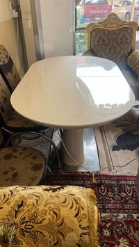 ميز طعام  للبيع نظيف كلش  مابي اي شي  ثقيل مكاني كريعات سعر ١٢٥ بي مجا...