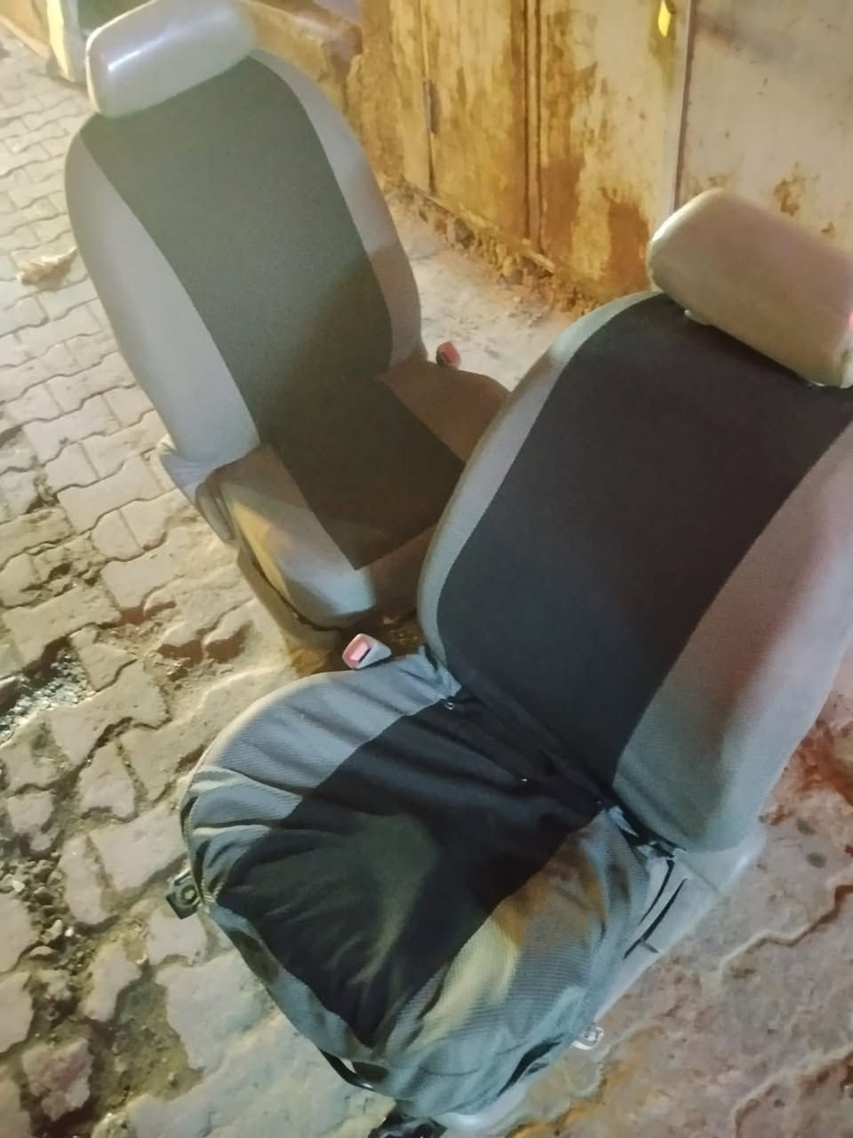 سلام عليكم اخواني الاعزاء بدون كسران فدوه لان رحت للسوك وشفت الاسعار مستعمل وجديد
كراسي كورلا من 9 لل 13 يرهمن
حاله جيده قواعد مابيهه اي كسر فطر واحد بالحديد مرجوع فقط سفنجه ناصيه شويه كرسي جديد عليه دوشمه تلبيسه يرجع ويتقدم القاعده والظهر ثنينهن شغالات اي عطل اي خدش مرجوعات سعرهن 125 قفل ثنينهن قفل اما للدرايم شفت اني بدلت كير ومارهمن لان سنهن عريض هو جاي من امريكا هيج شغلات نضاف موضح كدامكم سعرهن 75 قفل مكاني خانقين اركوازي ***********
