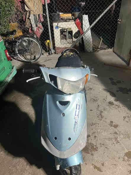 سلام عليكم 
دراجة ماكس قجمة 
دراجة نضيفة شلعة فول 
سعر 300وبيها مجال
***********
