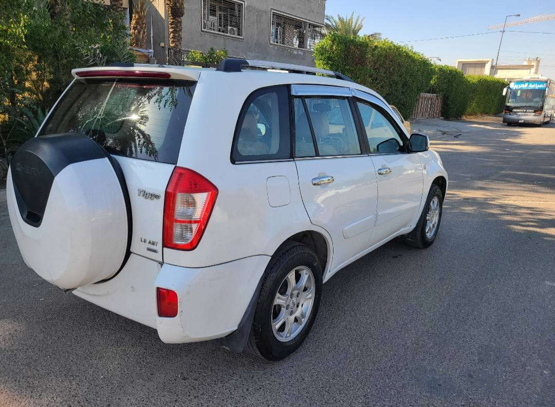 السلام عليكم

* تيكو موديل 2012 
* ماشية 133 الف كيلومتر 
* محرك 1800 
* بدون صبغ - باتري جديد - تايرات برجيستون
* محرك بدلته على ايدي زيرو شادة وعندي الوصل مالته ماشي عليه قليل
* المكان بغداد البياع

السعر 63 ورقة وبيها مجال

الهاتف

***********                واتساب
