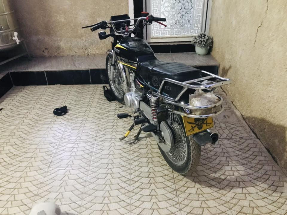 سلام عليكم تايكر ٢٤
اوراق كامله نقصها فقط بكً لايت خلفي لباقي كله شغال 
شاشه شغاله مناقصها شي معدل وشلعه 
لمكان تقاطع لقدس 
سعرها ٥٥٠وبيها مجال قليل 
هـ ***********
