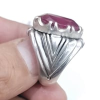 للبيع خاتم فضه ياقوت افريقي نظافه تامه وزن الخاتم 28غرام قياس الخاتم 2...