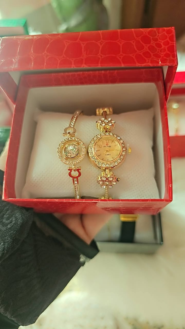 🎁✨ لأن المعلمة مو بس تعلّم… هي تصنع أجيال ✨🎁
بكج نسائي راقي وأنيق يليق بذوقها 💖
💍 إكسسوارات ناعمة
⌚ ساعة أنثوية فخمة
👜 تنسيق مرتب وجاهز للإهداء
هدية مثالية لـ عيد المعلم حتى تعبّرين عن الامتنان بأجمل طريقة 🌸
✨ تغليف أنيق وجاهز
📦 متوفر توصيل داخلالمسيبونواحيهاو لكل المحافظات
🛍️ الحجز مفتوح والكمية محدودة
🎀 نجهز الطلب حسب الذوق والطلب
📩 احجزي هديتك هسه وخليها تكون مميزة ومختلفة
لا تنتظرين آخر لحظة 💕
#إكسبلور #عيد المعلم


**إذا كنت صاحب هذا الإعلان وتريد حذفه لأي سبب، رجاءا أرسل رسالة إلى الدعم الفني**